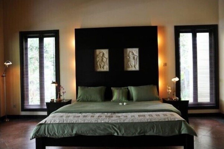 Room 10 of 37