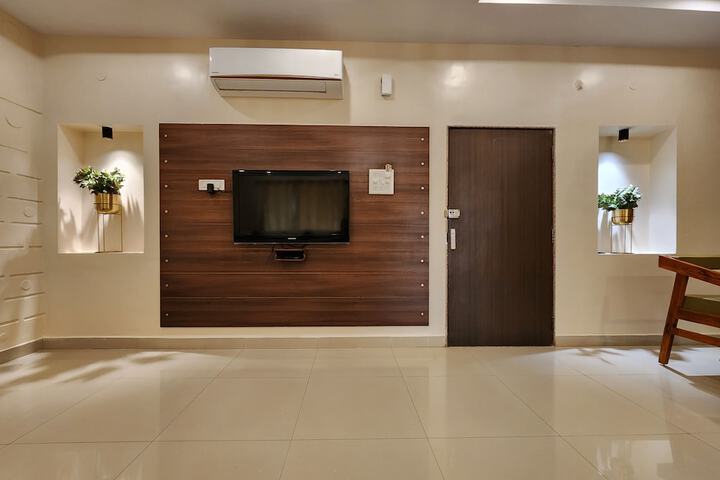 Room 9 of 49