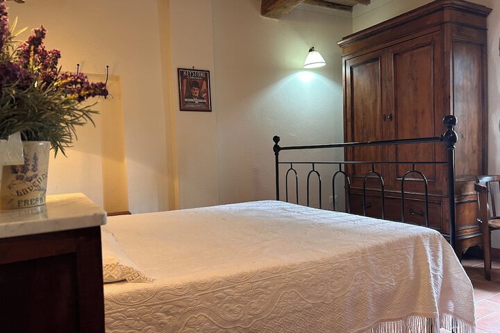 Room 12 of 157