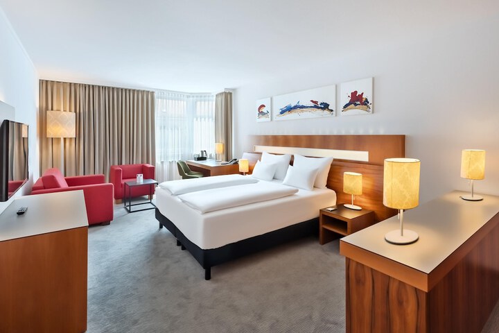 Room 20 of 106
