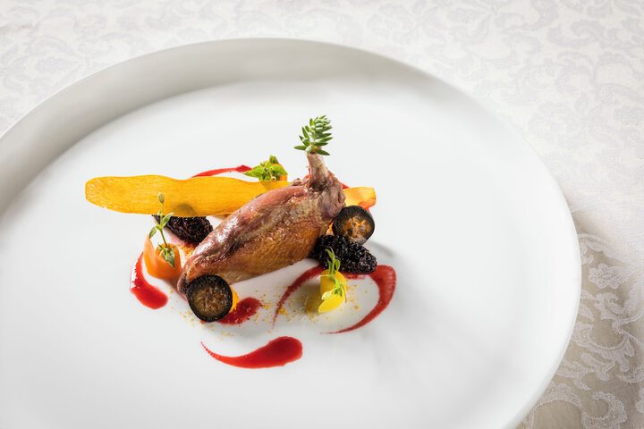 Dining 42 of 49