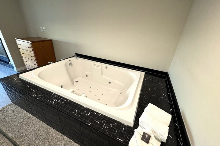 Jetted tub