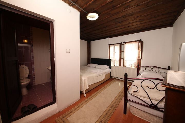 Room 2 of 46