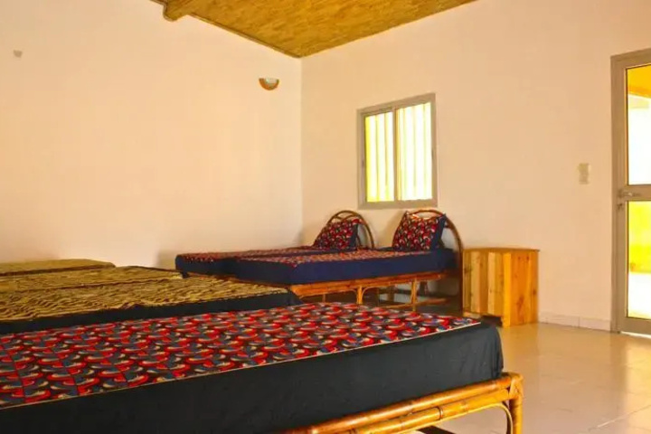 Room 6 of 12