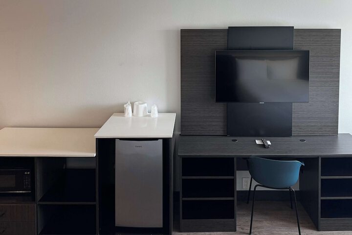 Room 14 of 32