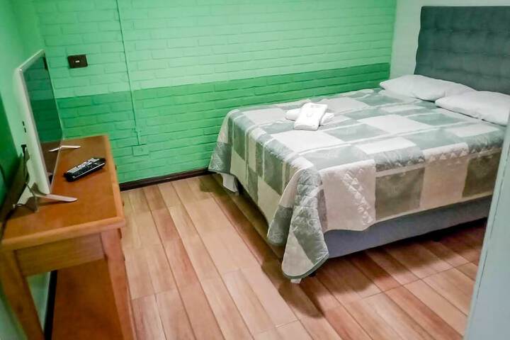 Room 28 of 46