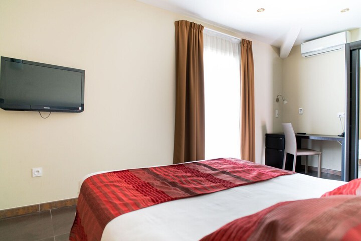 Room 32 of 78