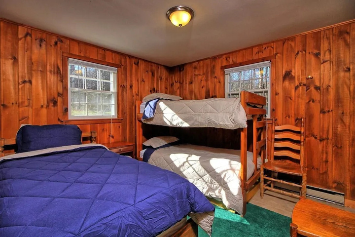 Room 5 of 10