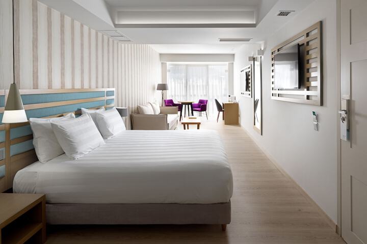 Room 21 of 87