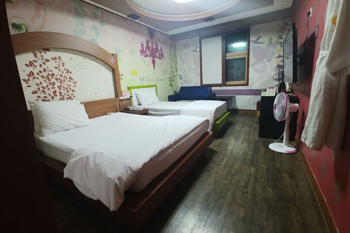 Room 7 of 22