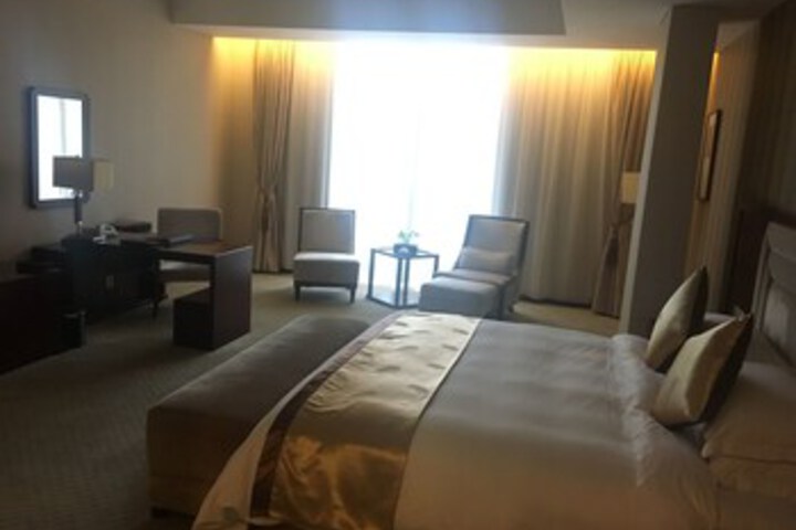 Room 8 of 16