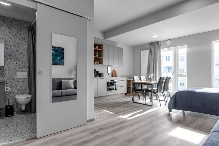 Room 8 of 25