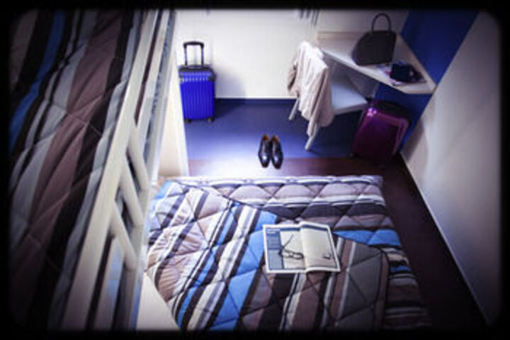 Room 18 of 32