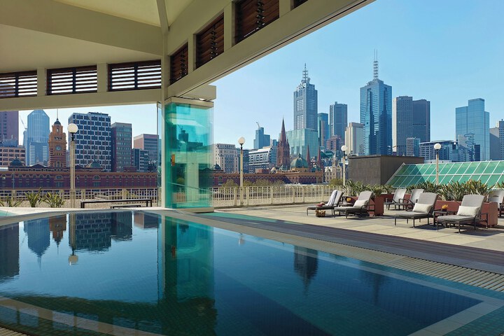 Hotel with Pool