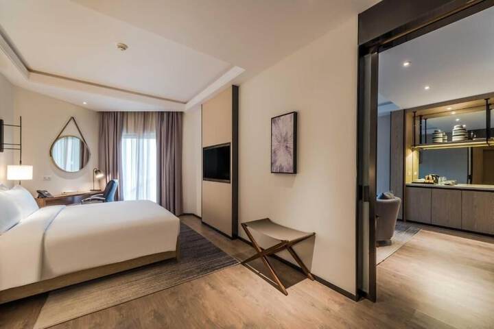 Room 18 of 34