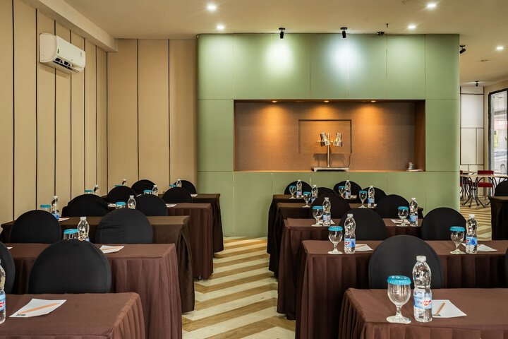 Dining Photos