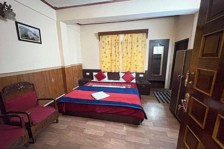 Room 12 of 40