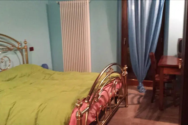 Room 3 of 9