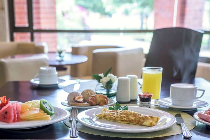 Breakfast/Coffee Service 27 of 36