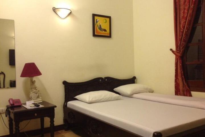 Room 2 of 5