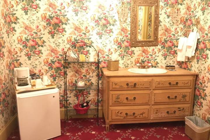 Room 17 of 84