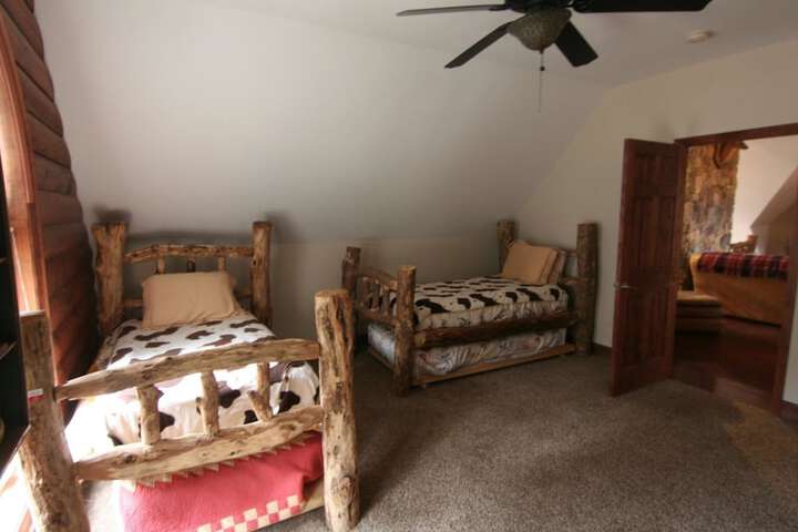 Room 3 of 27