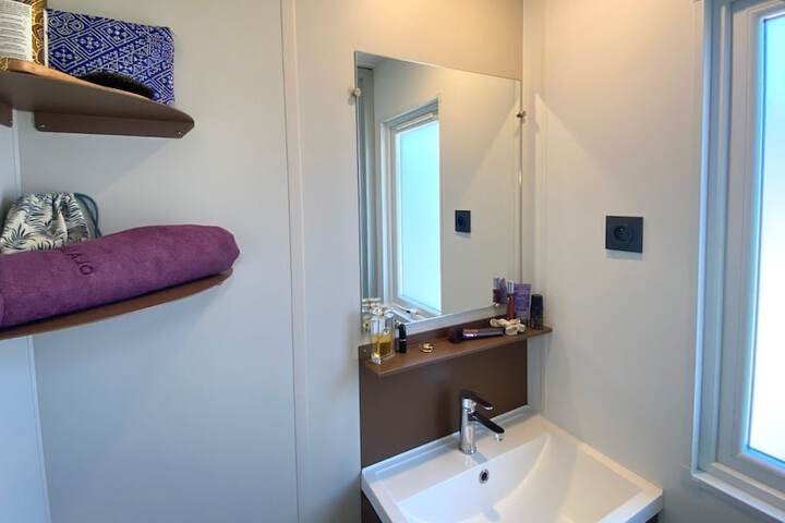 Room 153 of 182