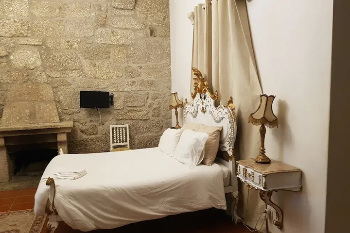 Room 6 of 22
