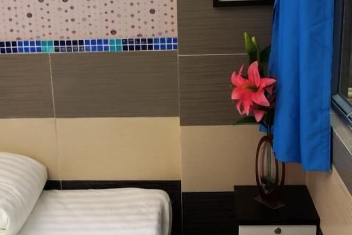 Room 26 of 46