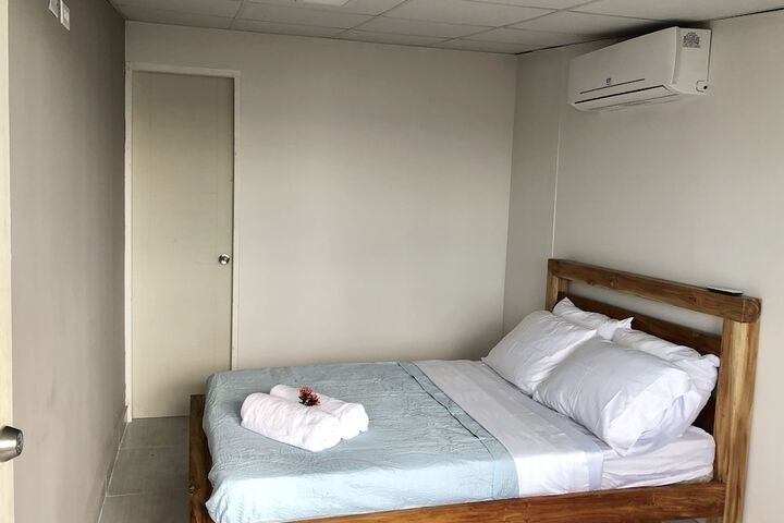 Room 2 of 8