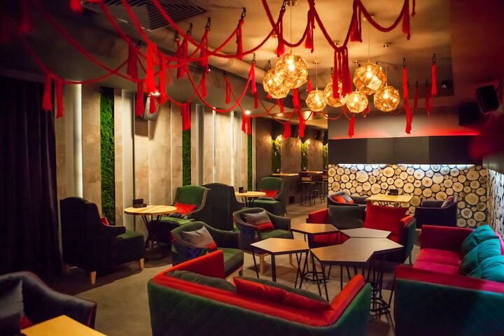 Lounge 58 of 59