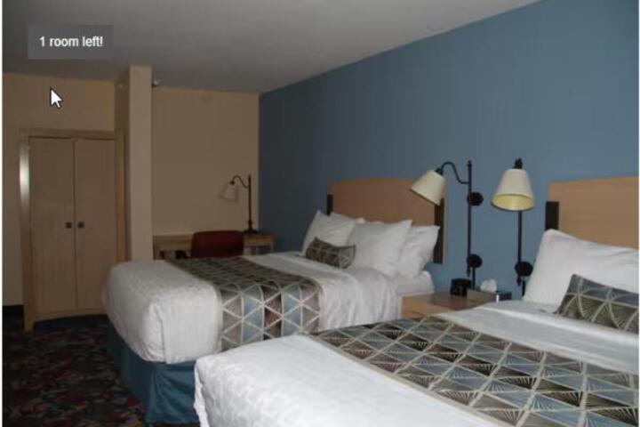 1 Queen Bed Accessible Room (2 of 25)
