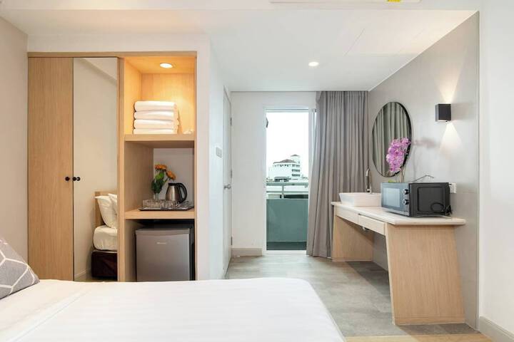 Room 16 of 64