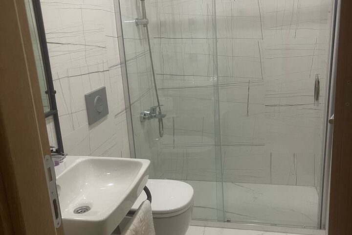 Room 12 of 26