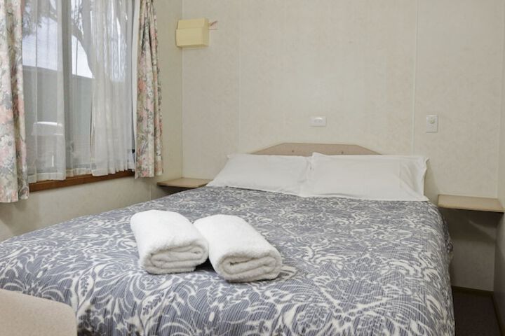 Room 10 of 33