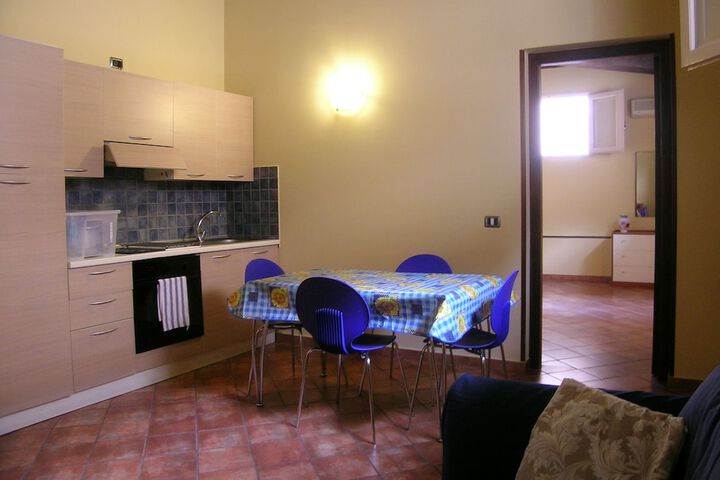 Room 16 of 40