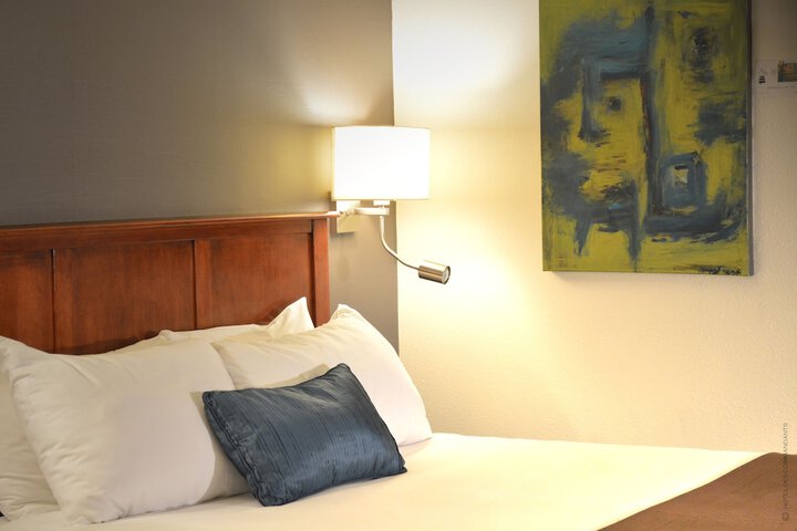 Room 27 of 48