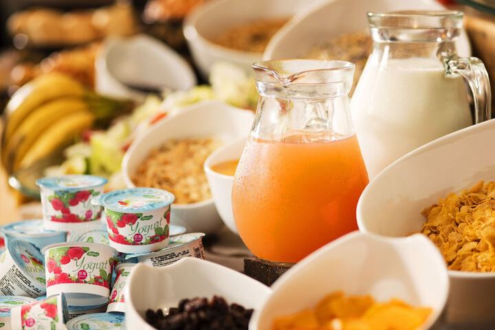 Breakfast/Coffee Service 32 of 40