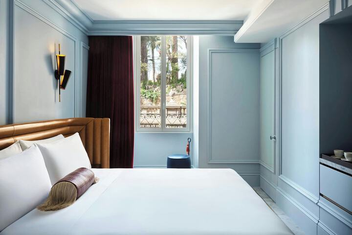 Room 92 of 202