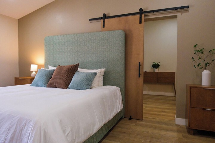 1 King Bed Suite (10 of 10)
