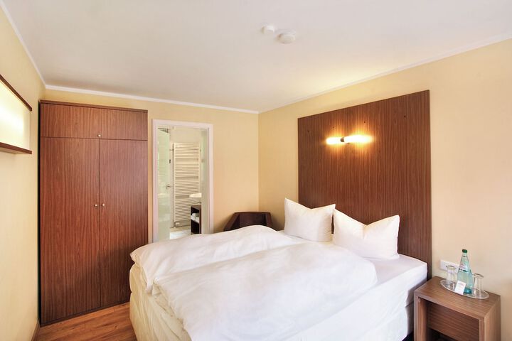 Room 7 of 25