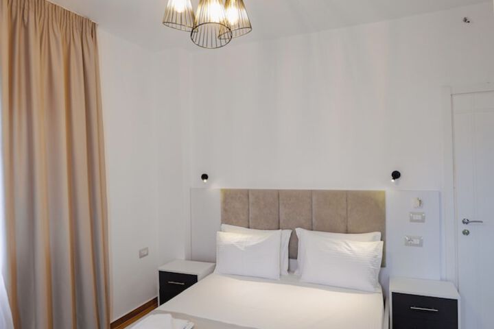 Room 14 of 64