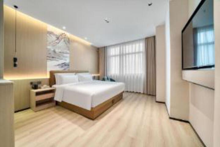 Room 10 of 10