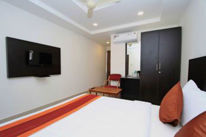 Room 16 of 25