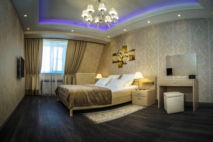 Room 8 of 81