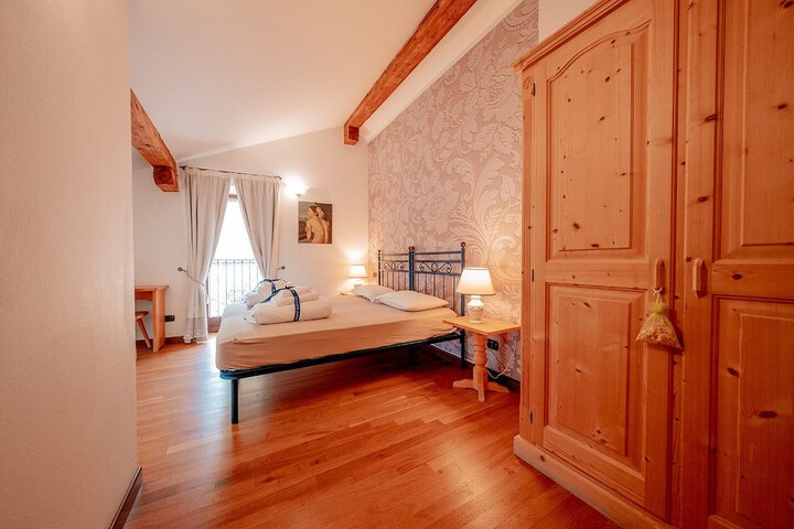 Room 33 of 38