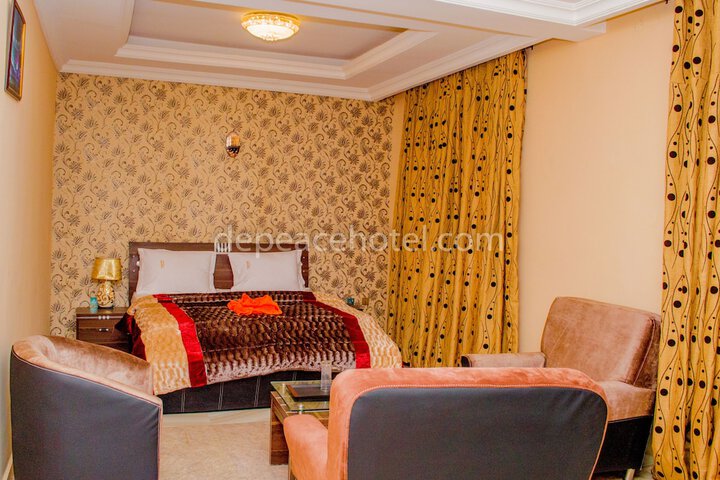 Room 12 of 27