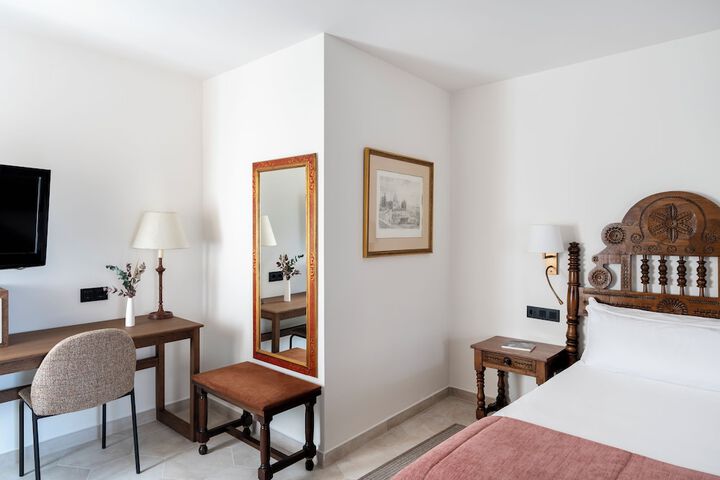 Room 14 of 50