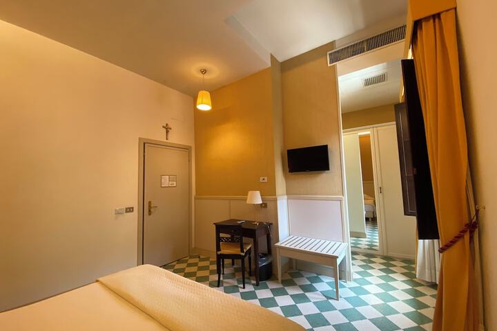 Room 85 of 180