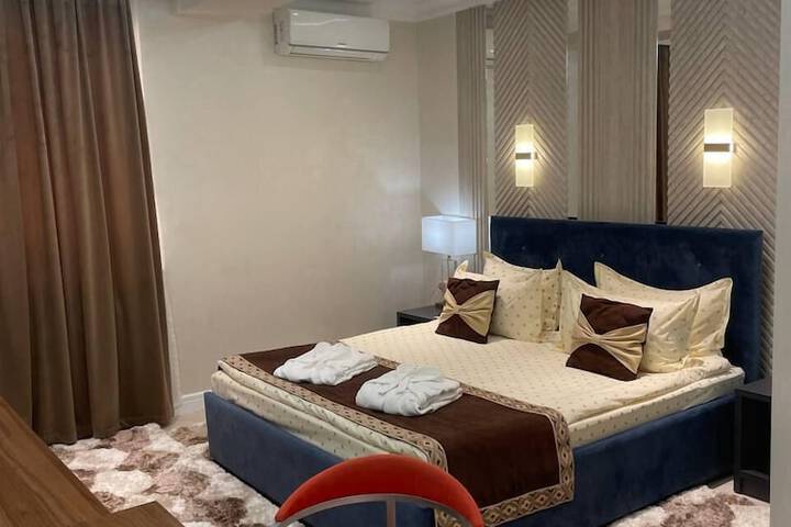 Room 19 of 49